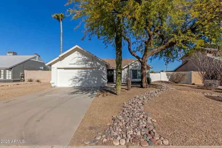 Single-family house For Sale in 1714, East Paradise Lane, Phoenix, Arizona