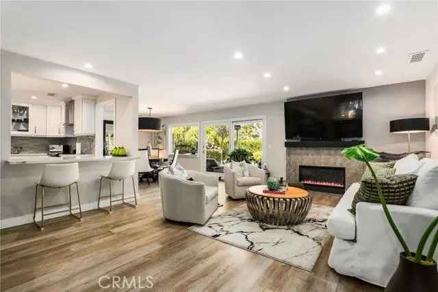 Single-family house For Sale in 32145, Lake Meadow Lane, Westlake Village, California