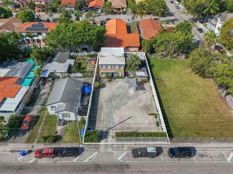 Multi-family house For Sale in 1016, Southwest 12th Avenue, Miami, Florida