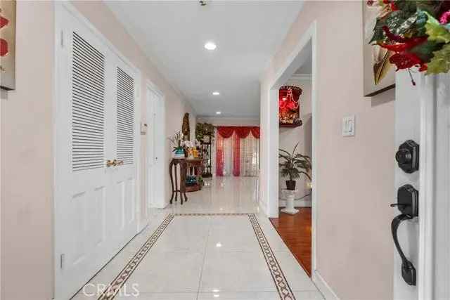 Single-family house For Sale in 9453, Shoshone Avenue, Los Angeles, California