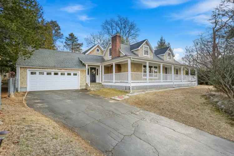 Single-family house For Sale in 10, Burroughs Road, Fairfield, Connecticut