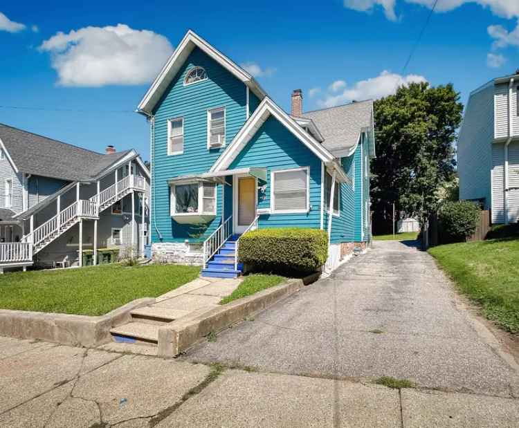 Single-family house For Sale in 33, Wheeler Street, Waterbury, Connecticut