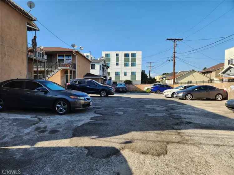 Multi-family house For Sale in 3110, South Catalina Street, Los Angeles, California