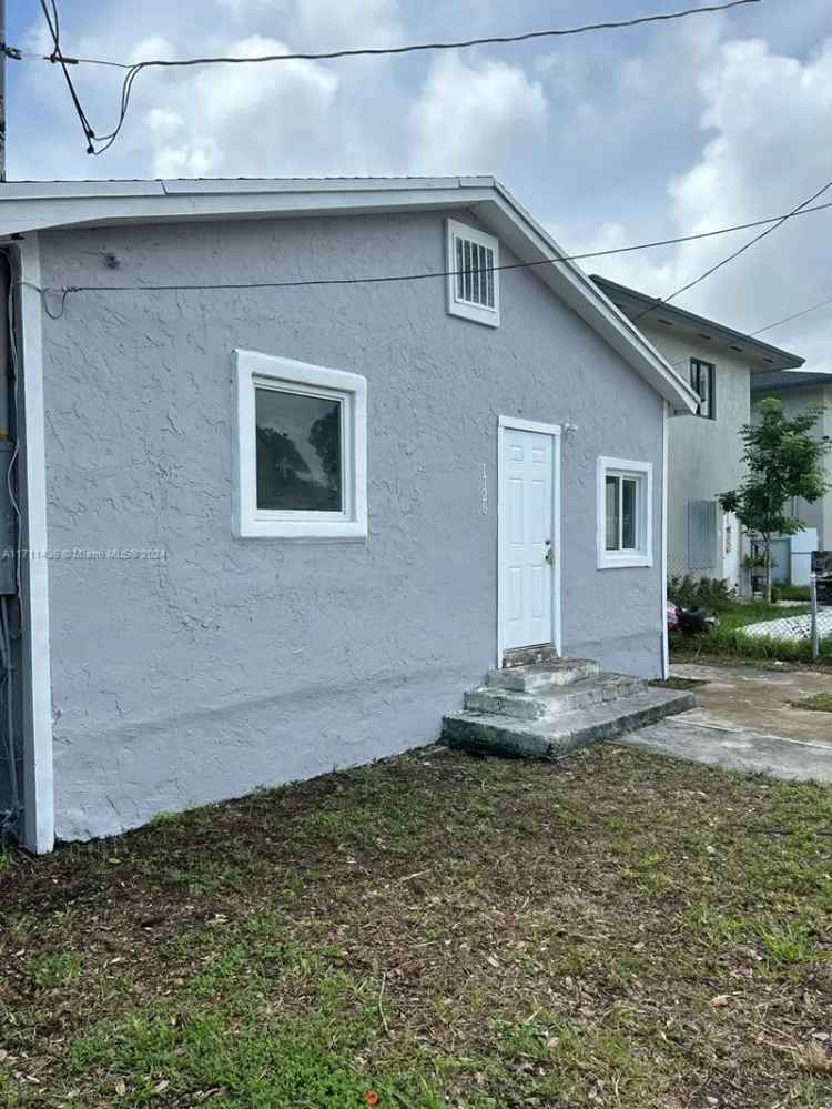 Single-family house For Sale in 1726, Northwest 63rd Street, Miami, Florida