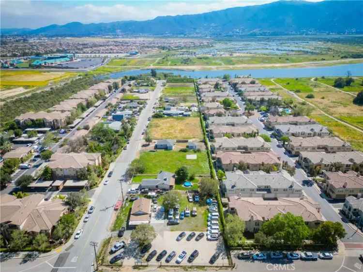 Single-family house For Sale in Lake Elsinore, California