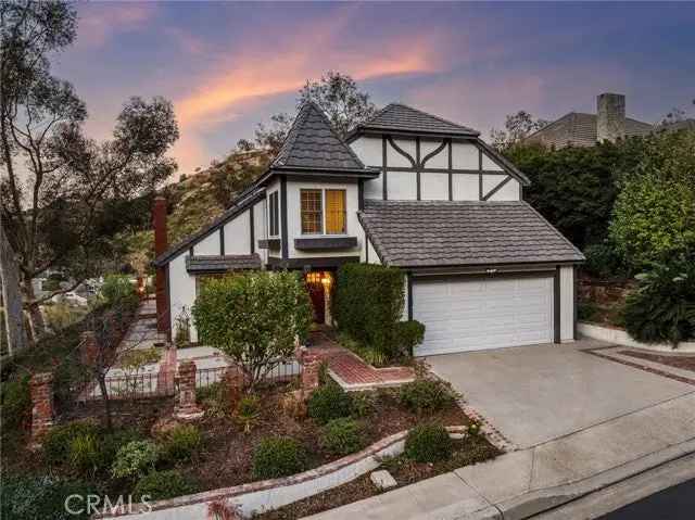 Single-family house For Sale in 6033, East Rocking Horse Way, Orange, California