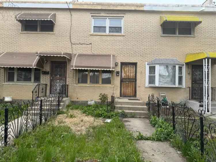 Single-family house For Sale in 8523, South Racine Avenue, Chicago, Illinois