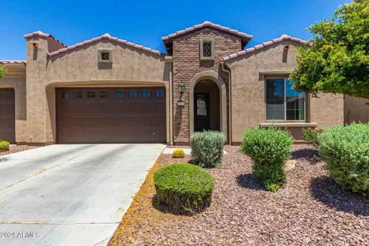 Single-family house For Sale in 16426, West Piccadilly Road, Goodyear, Arizona