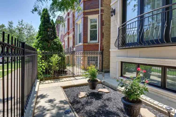 Multi-family house For Sale in 938, North Washtenaw Avenue, Chicago, Illinois