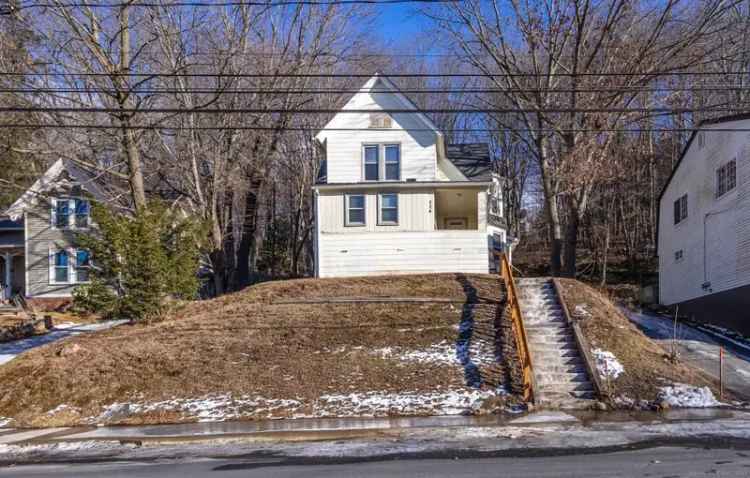 Multi-family house For Sale in 224, Crown Street, Meriden, Connecticut