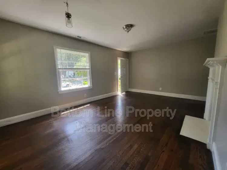 3 Bedroom Home Near Downtown Charlotte