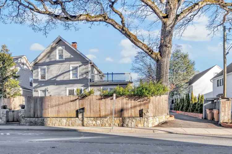 Multi-family house For Sale in 147, Grove Street, Stamford, Connecticut