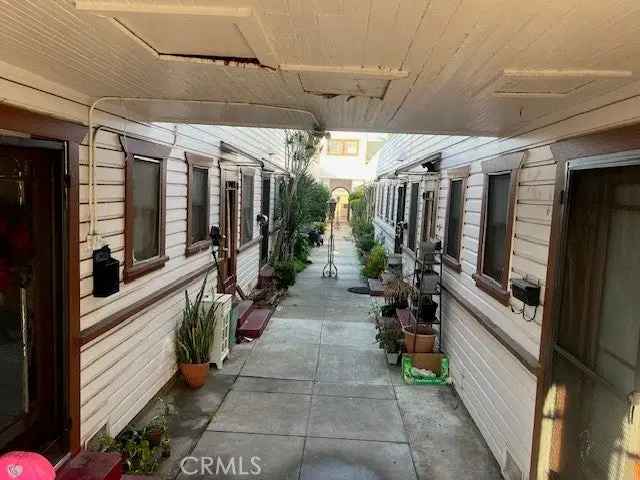 Multi-family house For Sale in Long Beach, California