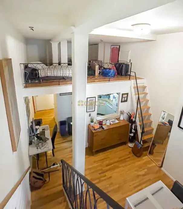 Large 1-Bedroom Duplex in Union Square