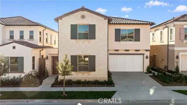 Single-family house For Sale in Irvine, California