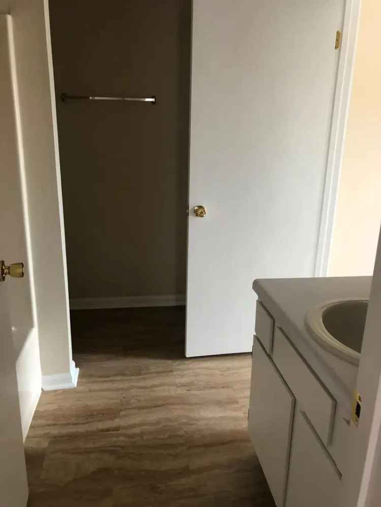 Apartment Unit for Rent in Southport