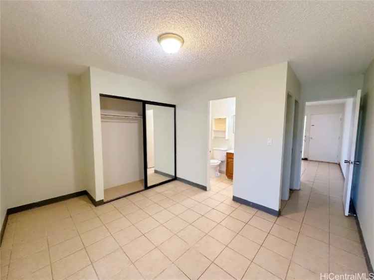 Multi-family house For Sale in 142, Lakeview Circle, Wahiawa, Hawaii