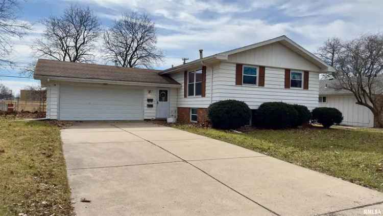 Multi-family house For Sale in 2510, West Newman Parkway, Peoria, Illinois