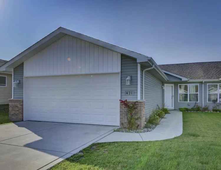 Single-family house For Sale in Merrillville, Indiana