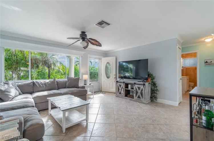 Single-family house For Sale in 4826, Gary Road, Bonita Springs, Florida