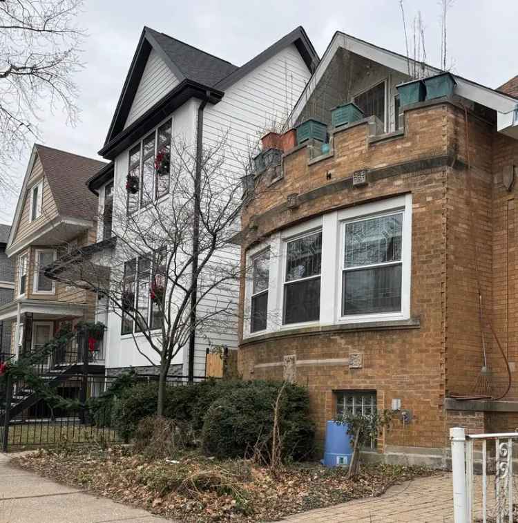 Multi-family house For Sale in 3942, North Bell Avenue, Chicago, Illinois