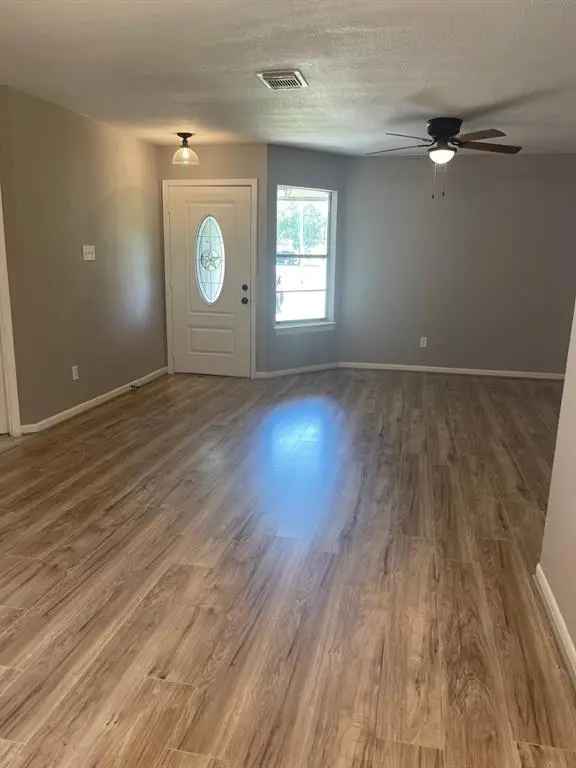 Single-family house For Sale in 5405, Gayla Lane, Baytown, Texas