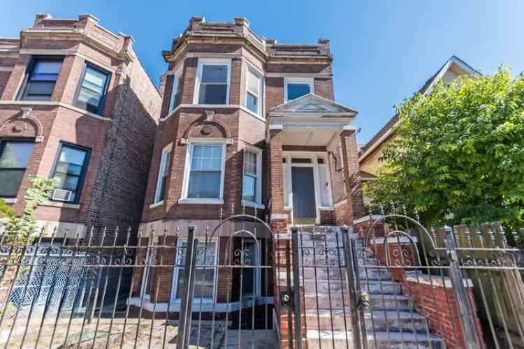 Multi-family house For Sale in 2323, South Central Park Avenue, Chicago, Illinois