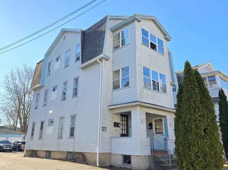 Multi-family house For Sale in Hartford, Connecticut