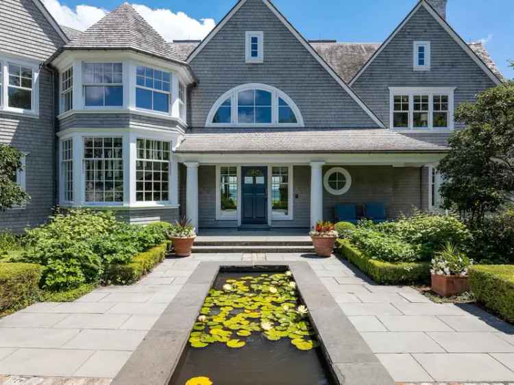 Single-family house For Sale in 122, Beachside Avenue, Westport, Connecticut