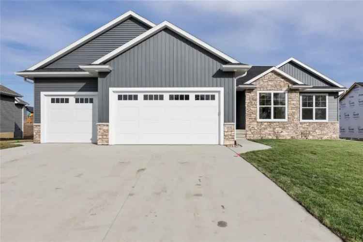 Single-family house For Sale in Marion, Iowa