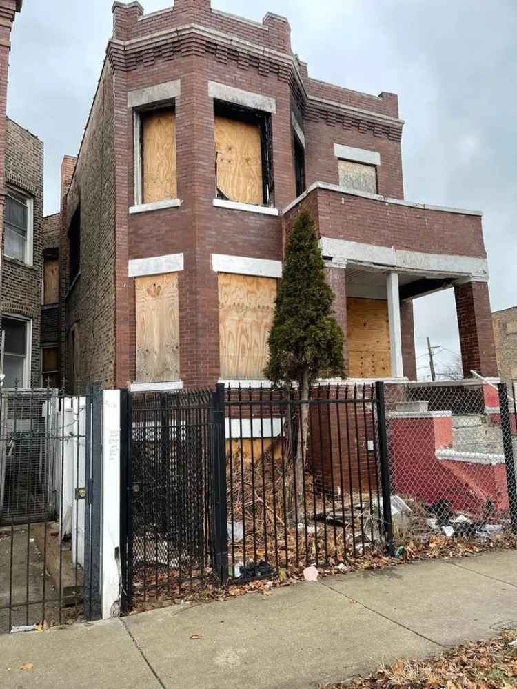 Multi-family house For Sale in 4018, West Wilcox Street, Chicago, Illinois