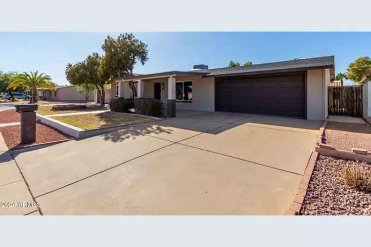 Single-family house For Sale in 11602, North 32nd Place, Phoenix, Arizona