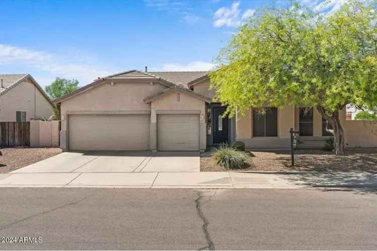 Single-family house For Sale in 6930, South Nash Way, Chandler, Arizona