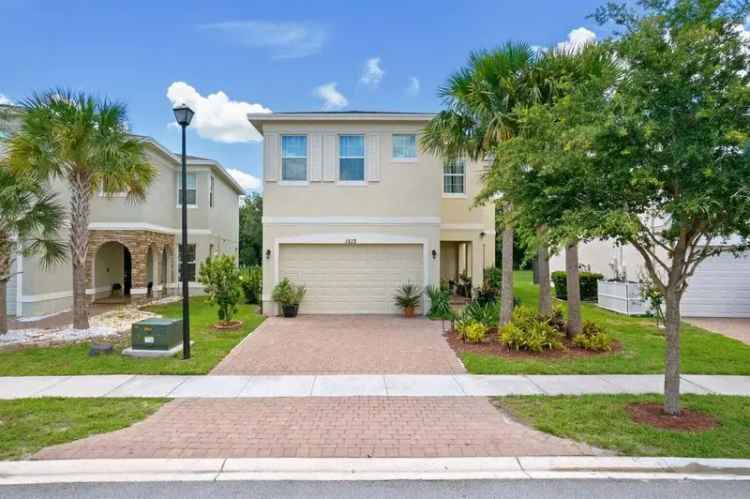 Single-family house For Sale in 1513, Northwest Cataluna Circle, Port Saint Lucie, Florida