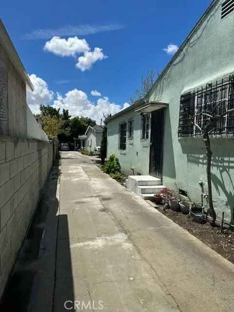 Multi-family house For Sale in Los Angeles, California