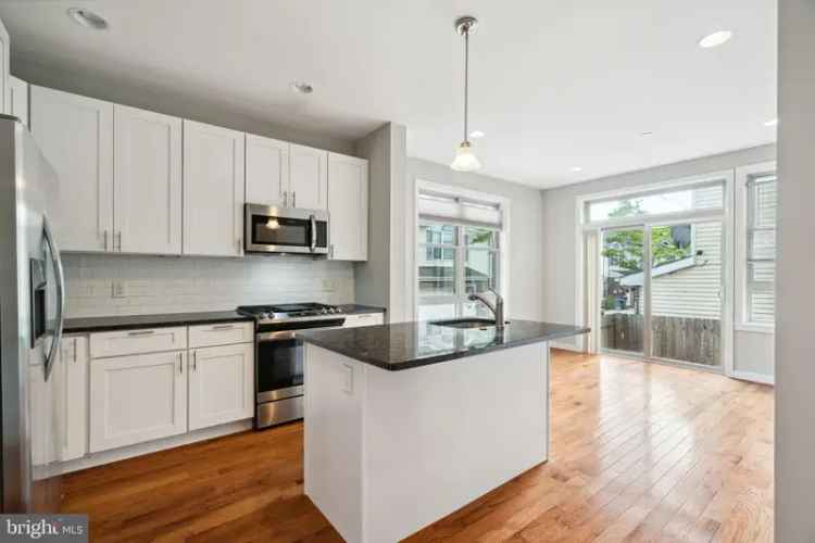 3 Bed 3 Bath Townhouse for Rent in Grays Ferry