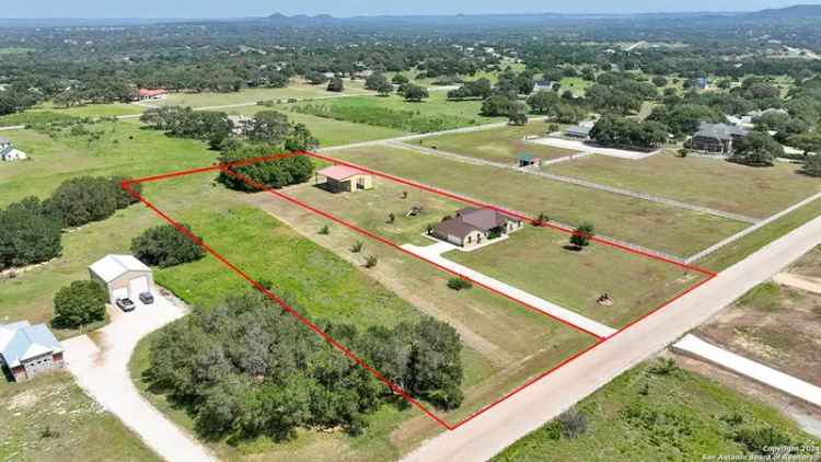 Single-family house For Sale in 951, Horseshoe Falls, Texas