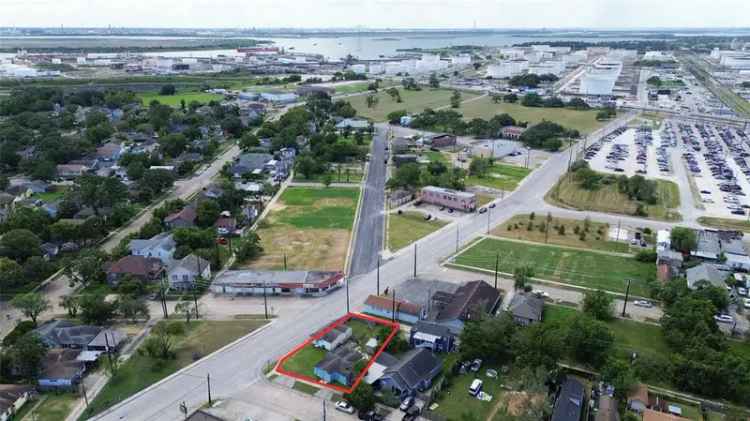 Single-family house For Sale in 3204, Market Street, Baytown, Texas