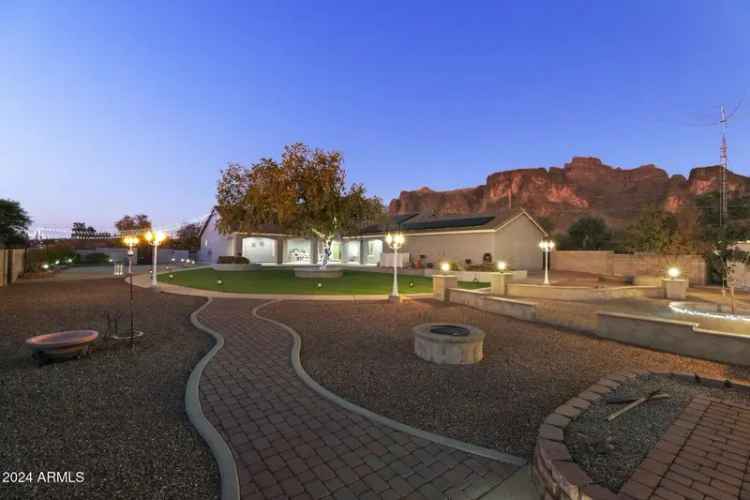 Single-family house For Sale in 5365, East Shiprock Street, Apache Junction, Arizona