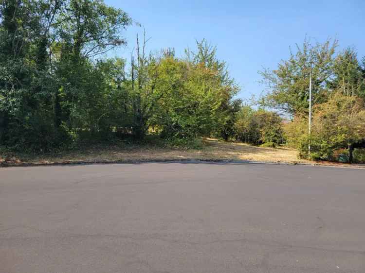 Land For Sale in Tualatin, Oregon