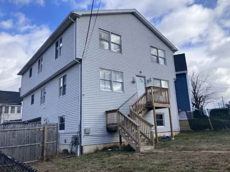 Multi-family house For Sale in 62, Woodland Street, New Britain, Connecticut