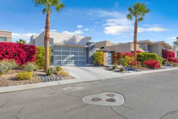 Single-family house For Sale in 1146, Cyan Lane, Palm Springs, California