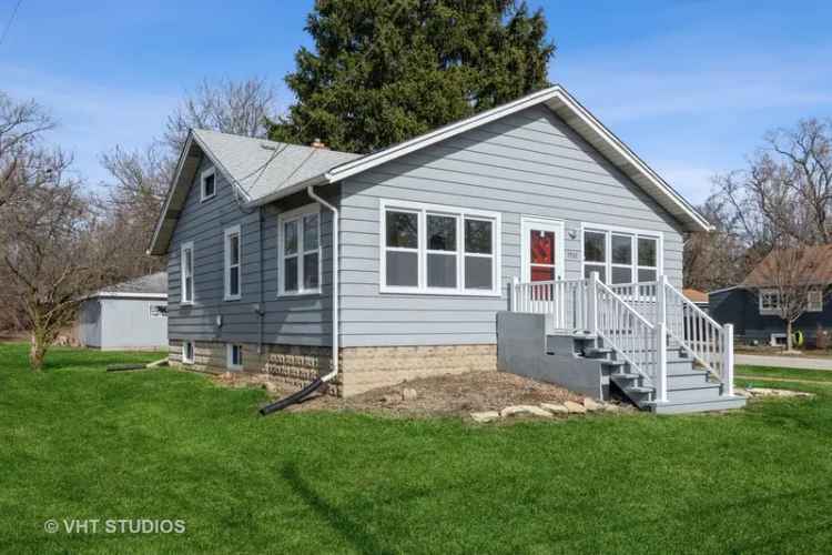 Single-family house For Sale in 1932, Curtiss Street, Downers Grove, Illinois