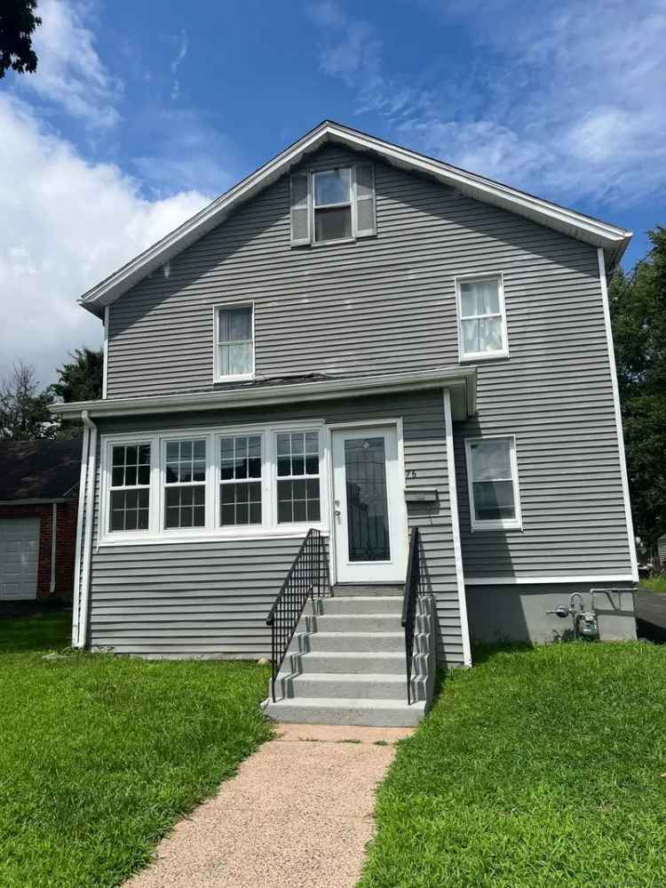 Single-family house For Sale in 76, Allen Street, Windsor, Connecticut