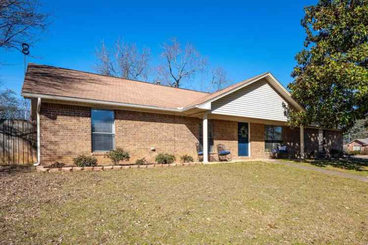 Single-family house For Sale in 2, Valley Cove Drive, Conway, Arkansas