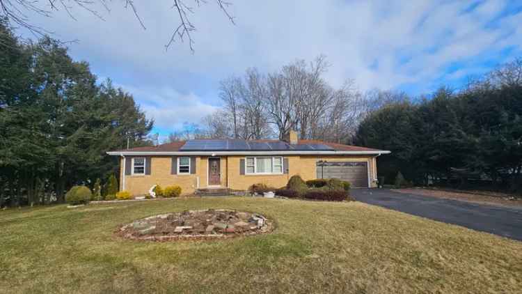 Single-family house For Sale in 325, River Road, Hamden, Connecticut