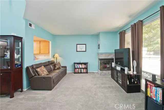 Single-family house For Sale in 22202, Wildwood Place, Los Angeles, California