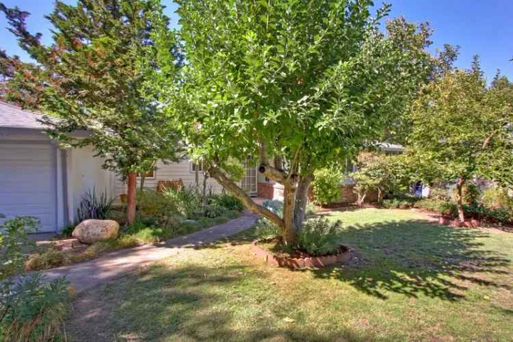 Single-family house For Sale in Sacramento, California