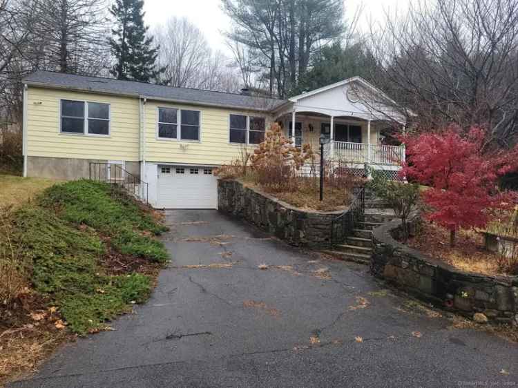 Single-family house For Sale in 49, Emma Street, Seymour, Connecticut