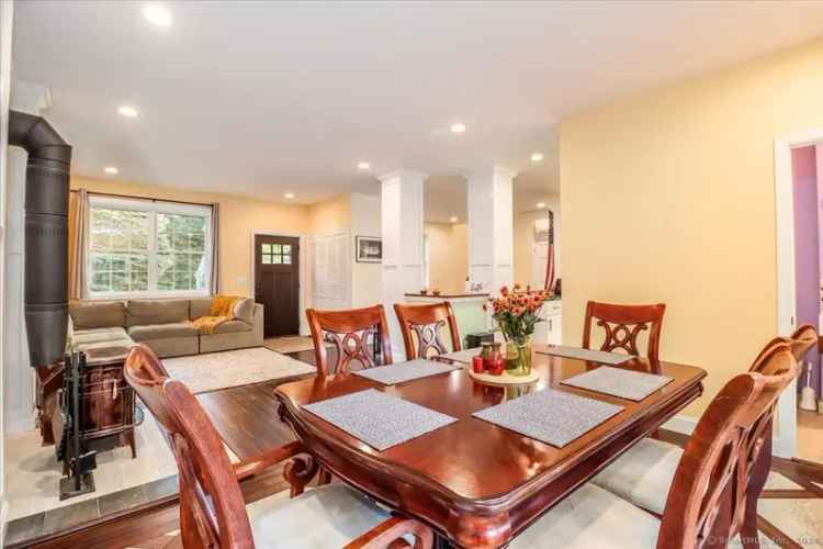 Single-family house For Sale in 9, Purdum Road, New Fairfield, Connecticut